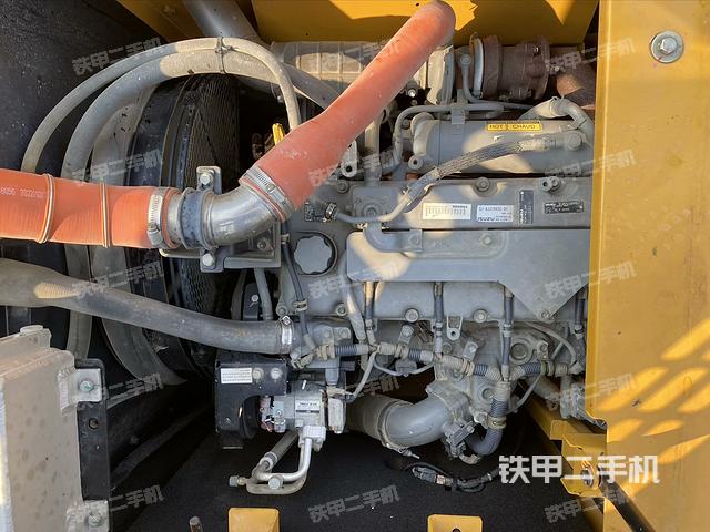 發(fā)動機(jī)整體俯視(整機(jī)外觀) 發(fā)動機(jī)整體俯視(整機(jī)外觀)