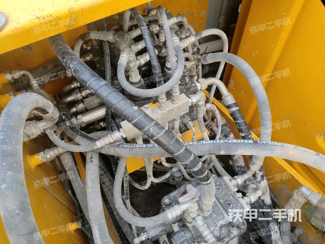 回轉(zhuǎn)馬達(dá)（上車部件）