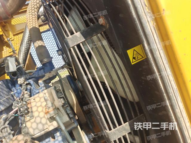 散熱器正面(動(dòng)力系統(tǒng)) 散熱器正面(動(dòng)力系統(tǒng))