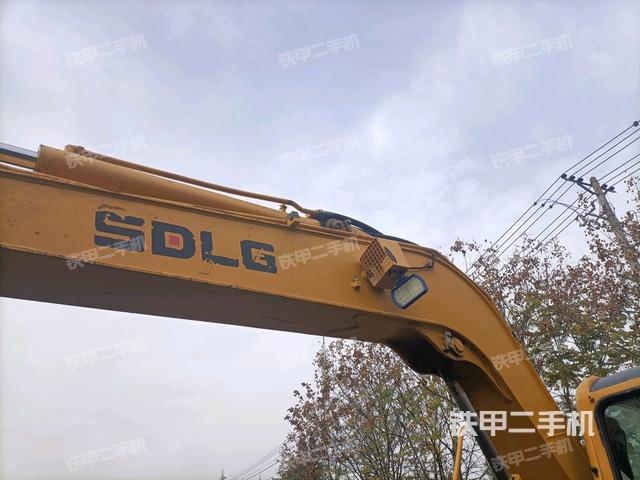 大臂整體?右側(cè)（工作和回轉(zhuǎn)裝置）