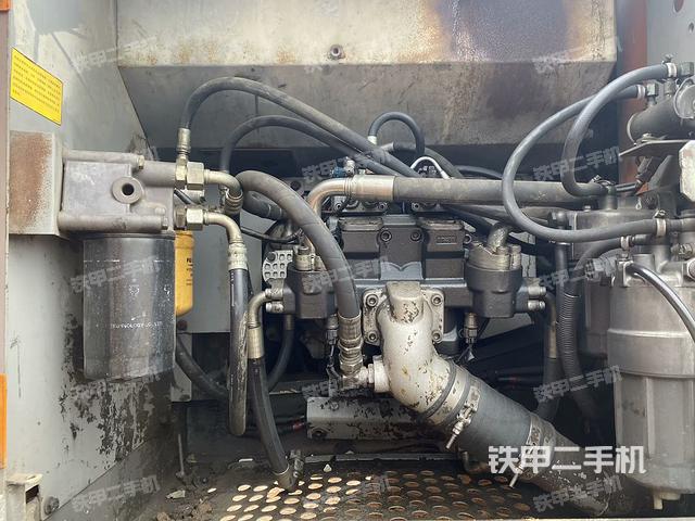 液壓泵斜45?左（大件艙室）