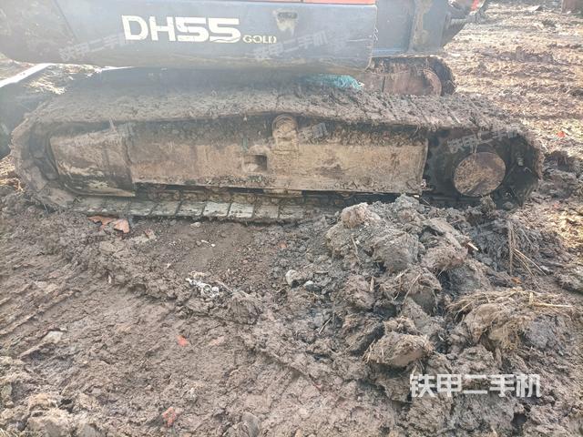 右側(cè)履帶整體?（行走機構(gòu)）