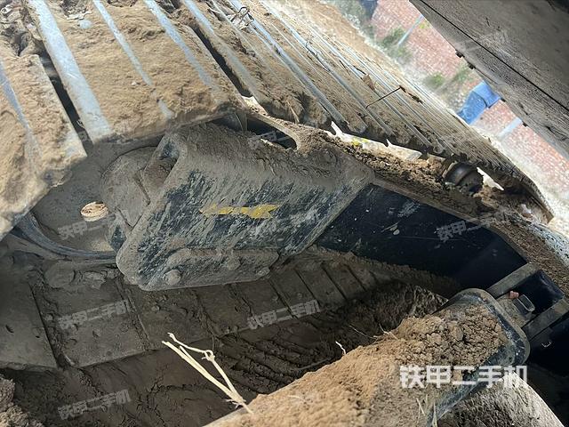 單側履帶整體(整機外觀) 單側履帶整體(整機外觀)