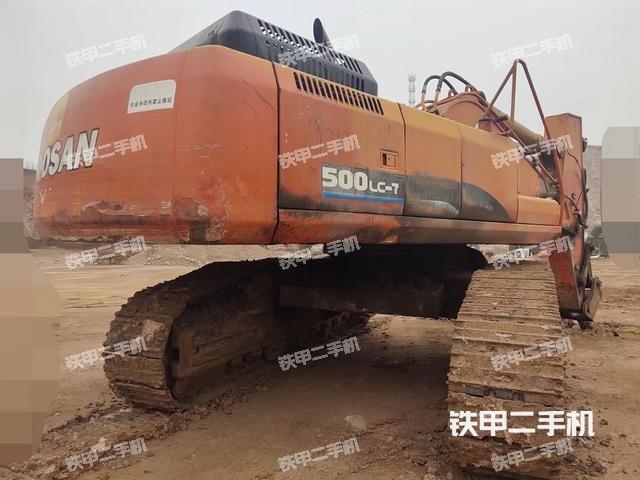 整機(jī)右后45°(整機(jī)外觀) 整機(jī)右后45°(整機(jī)外觀)