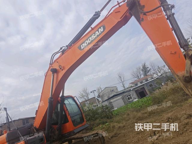 大臂整體?右側(cè)(工作和回轉(zhuǎn)裝置) 大臂整體?右側(cè)(工作和回轉(zhuǎn)裝置)