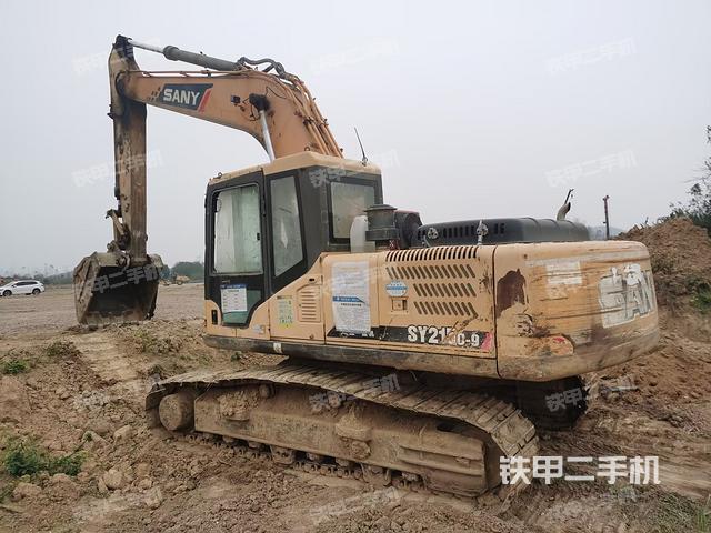 三一重工SY215C挖掘机的设备实拍-第1张实拍照片