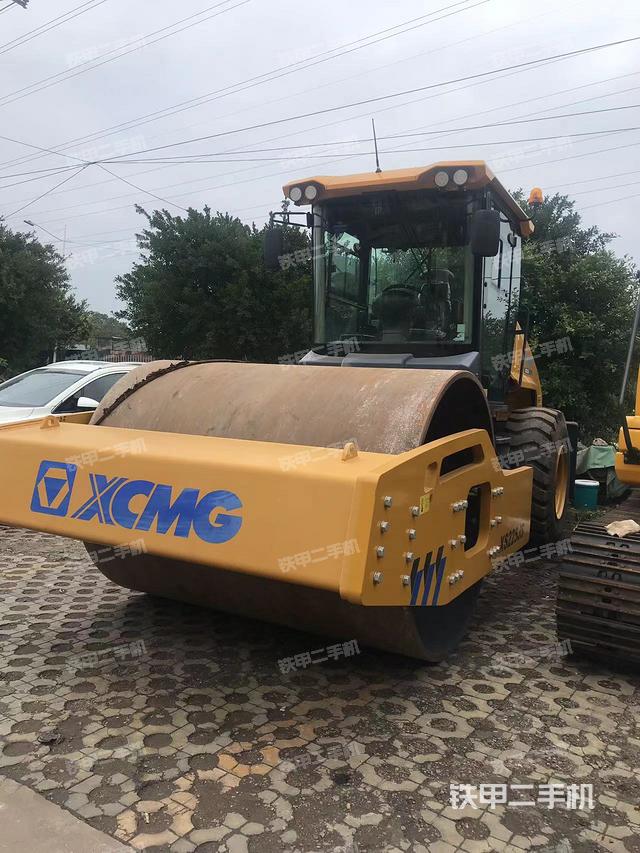 整機(jī)右側(cè)(設(shè)備外觀及核心部件) 整機(jī)右側(cè)(設(shè)備外觀及核心部件)