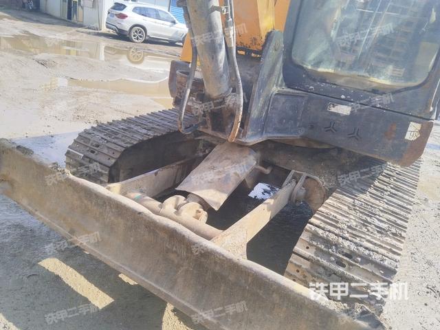 轉(zhuǎn)盤(pán)和下車(chē)架正前（工作和回轉(zhuǎn)裝置）