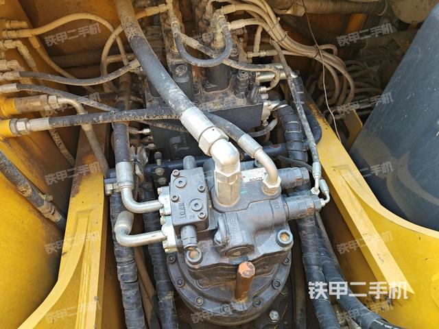 回轉(zhuǎn)馬達(dá)（上車部件）