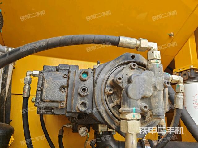 液壓泵斜45?左（大件艙室）