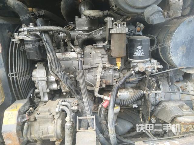 發(fā)動(dòng)機(jī)室（上車(chē)部件）