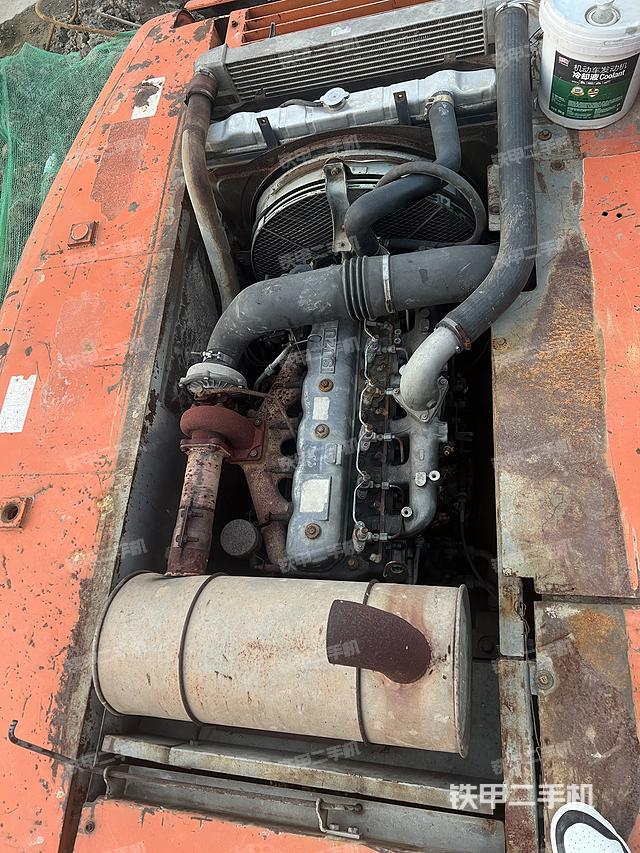 發(fā)動(dòng)機(jī)整體俯視(整機(jī)外觀) 發(fā)動(dòng)機(jī)整體俯視(整機(jī)外觀)