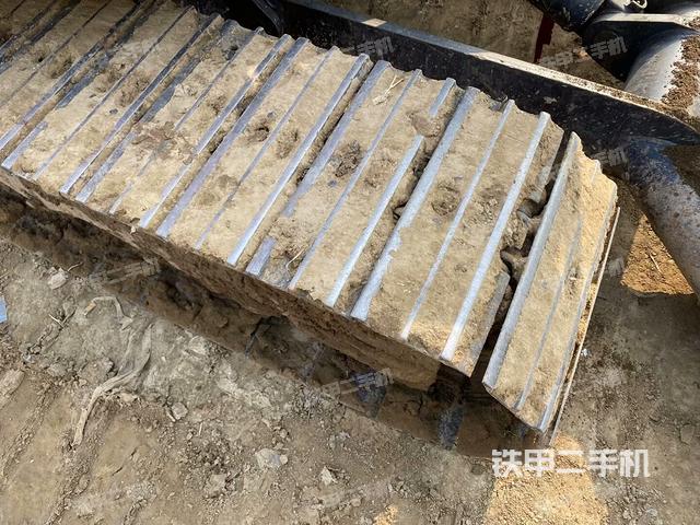 單側(cè)履帶整體（整機(jī)外觀）