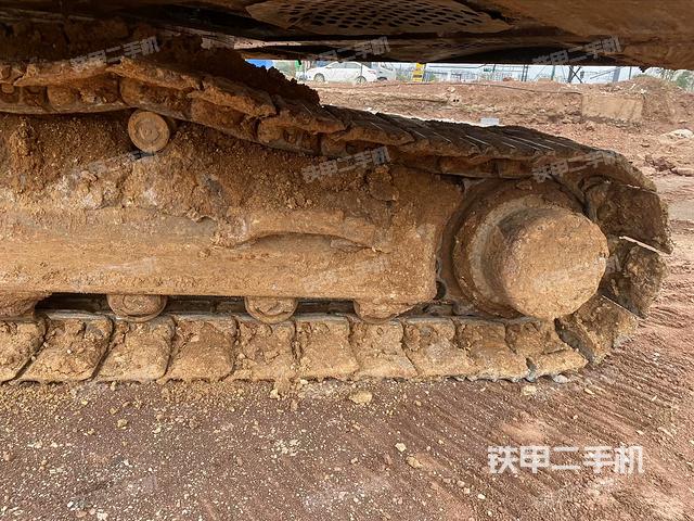 右驅(qū)動輪（行走機構(gòu)）