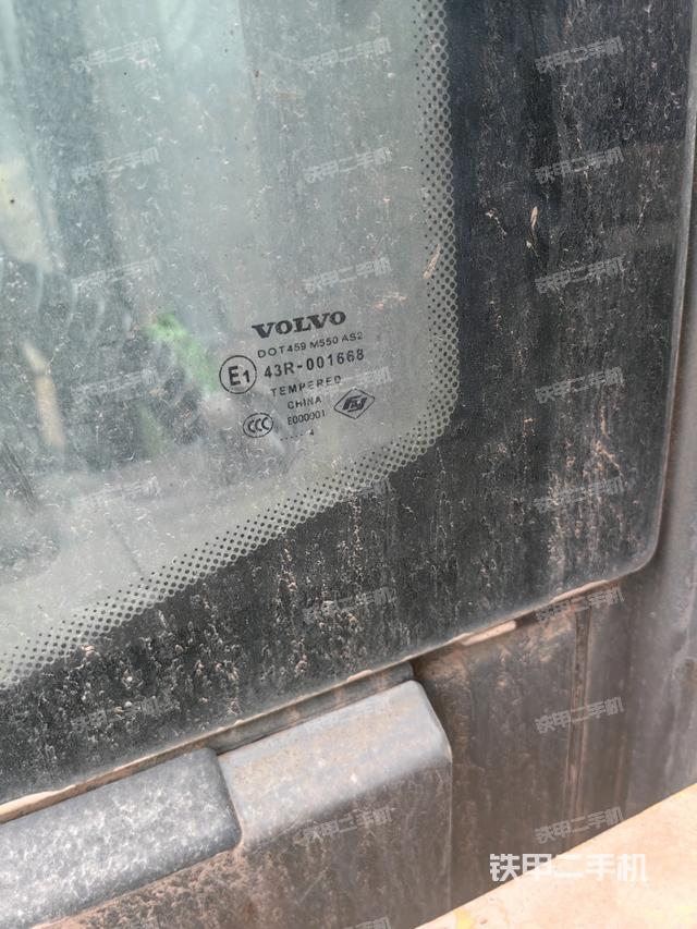 后窗玻璃角標(biāo)（駕駛室部分）