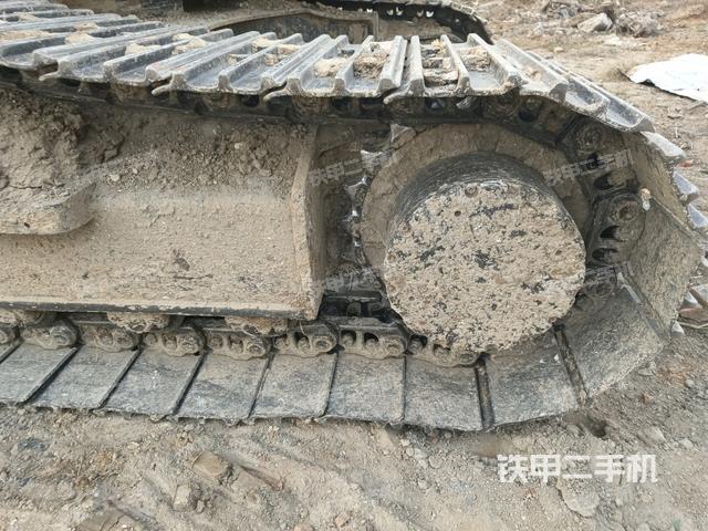 右驅(qū)動輪（行走機(jī)構(gòu)）