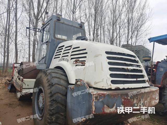 整機右后45°（設備外觀及核心部件）