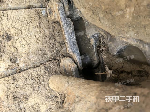 左側(cè)行走馬達(dá)蓋板（行走機構(gòu)）