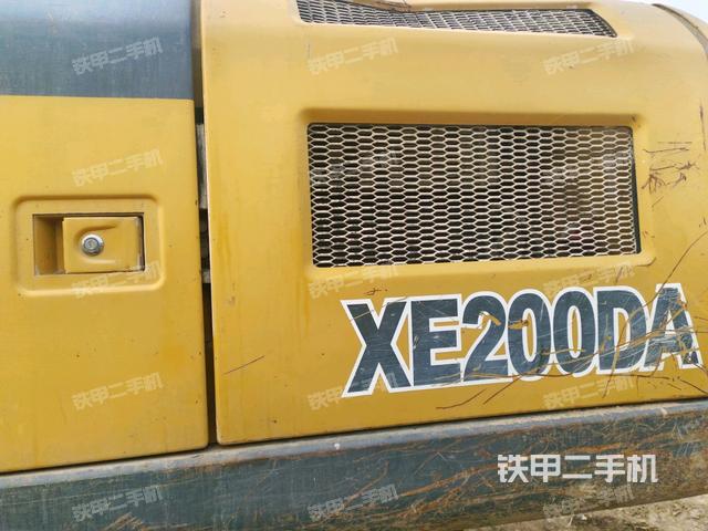散熱器正面(大件艙室) 散熱器正面(大件艙室)