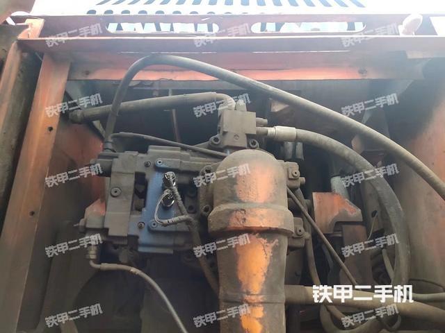 液壓泵艙室正面整體(整機(jī)外觀) 液壓泵艙室正面整體(整機(jī)外觀)