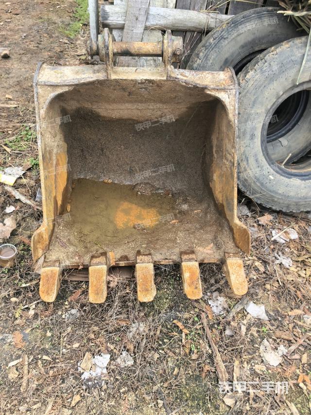 鏟斗右后整體（工作和回轉(zhuǎn)裝置）