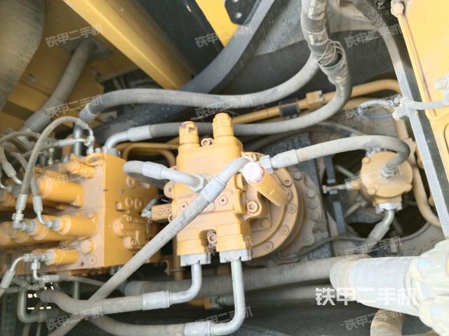 三一重工SY215C挖掘机的设备实拍-第42张实拍照片