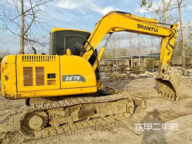 右后45(整機(jī)外觀) 右后45(整機(jī)外觀)