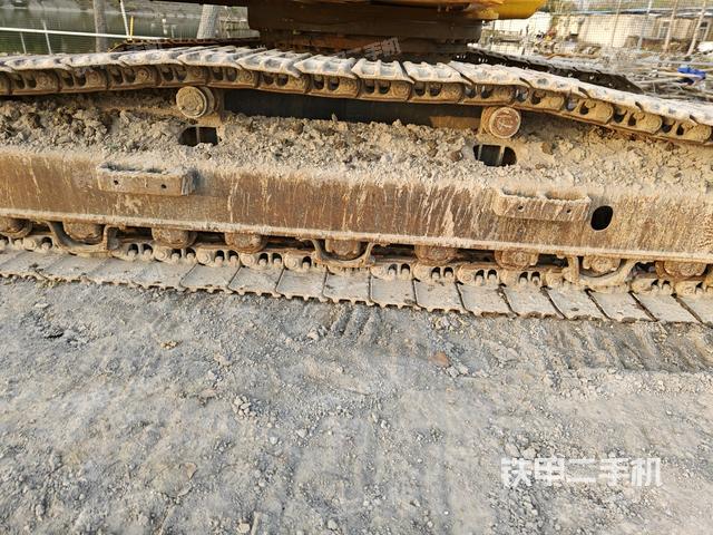 右驅(qū)動輪（行走機構(gòu)）