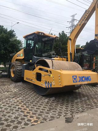 徐工XS225JS壓路機(jī)