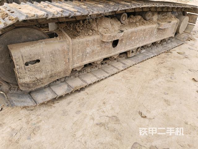 左驅(qū)動輪（行走機(jī)構(gòu)）