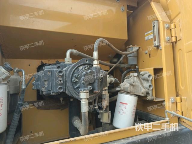 液壓泵斜45?左（大件艙室）