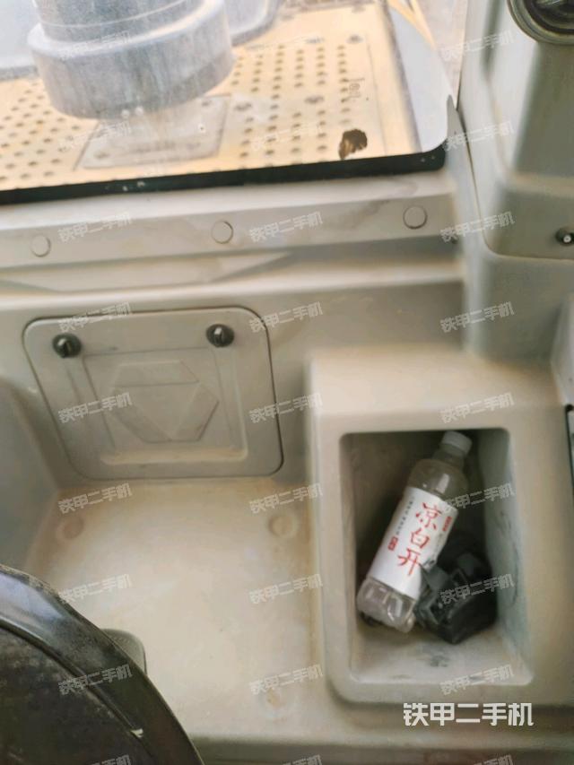 后窗玻璃角標(biāo)(駕駛室部分) 后窗玻璃角標(biāo)(駕駛室部分)