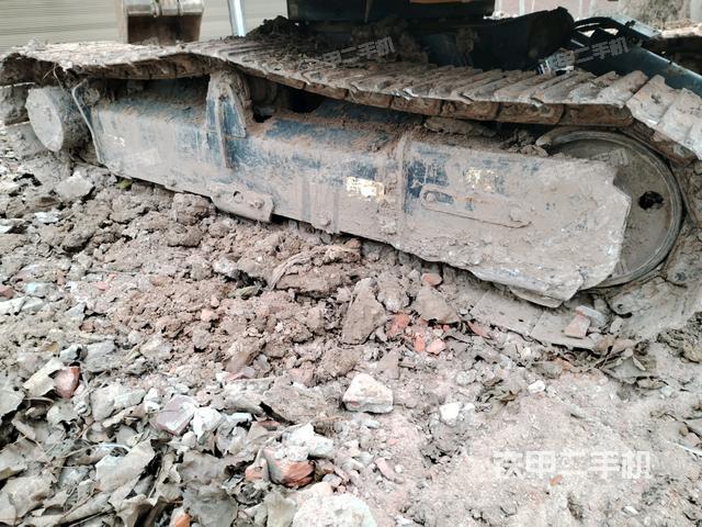 右側(cè)履帶整體?（行走機(jī)構(gòu)）