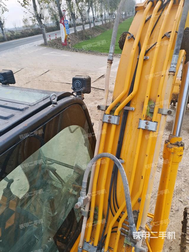 大臂背部俯視（工作和回轉(zhuǎn)裝置）