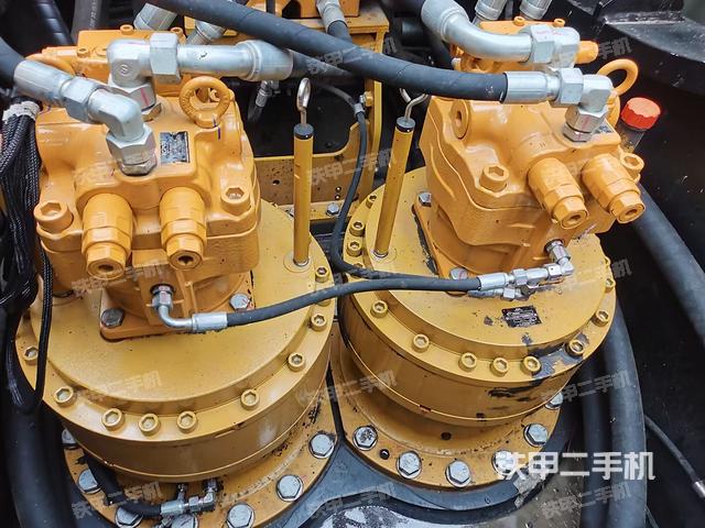 回轉馬達和主控閥（整機外觀）