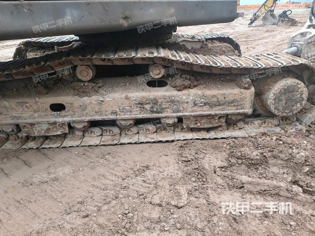 左側(cè)履帶整體?（行走機(jī)構(gòu)）