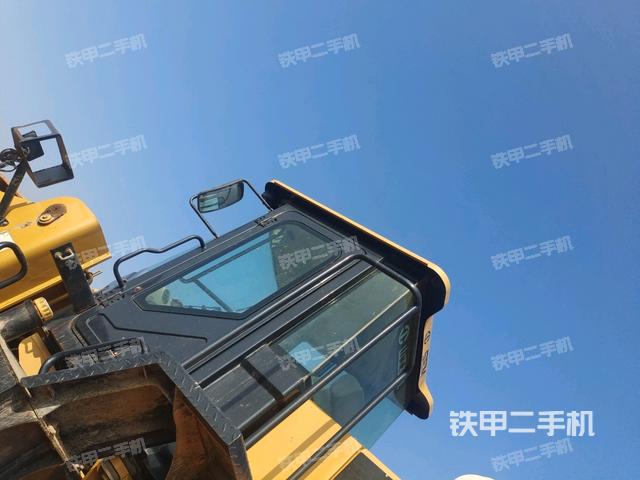 駕駛室頂部 外(駕駛室部分) 駕駛室頂部 外(駕駛室部分)