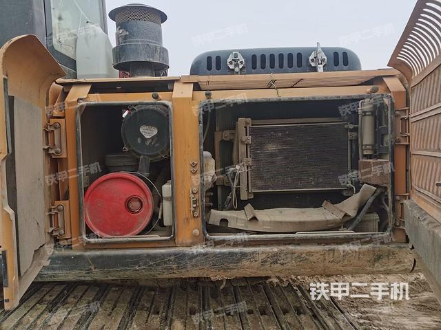 散熱器正面(大件艙室) 散熱器正面(大件艙室)