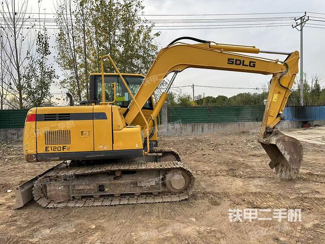 整機右后45°(整機外觀) 整機右后45°(整機外觀)