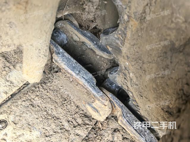 右側(cè)行走馬達(dá)蓋板（行走機構(gòu)）