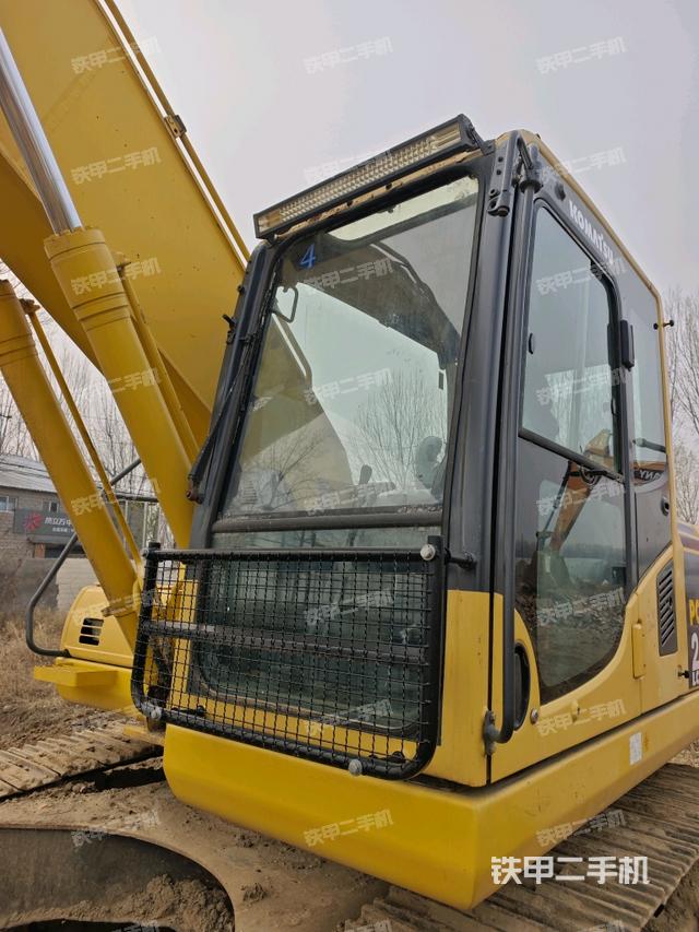 駕駛室頂部（整機外觀）