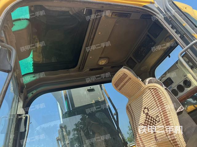 駕駛室頂部（整機(jī)外觀）