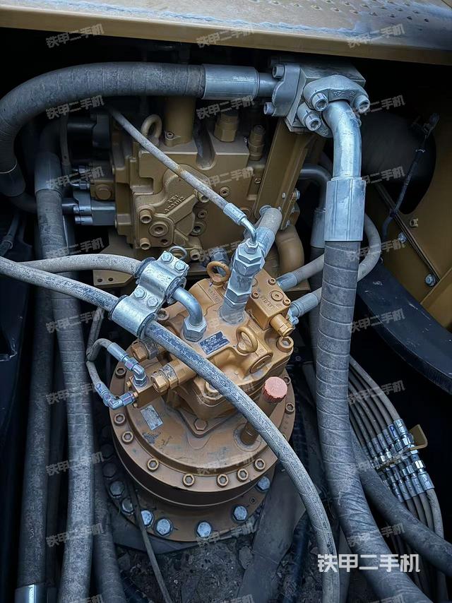 回轉(zhuǎn)馬達和主控閥（整機外觀）