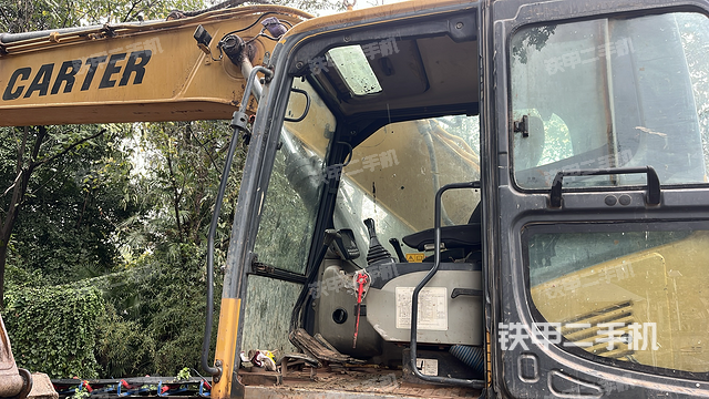 駕駛室整體（整機(jī)外觀）