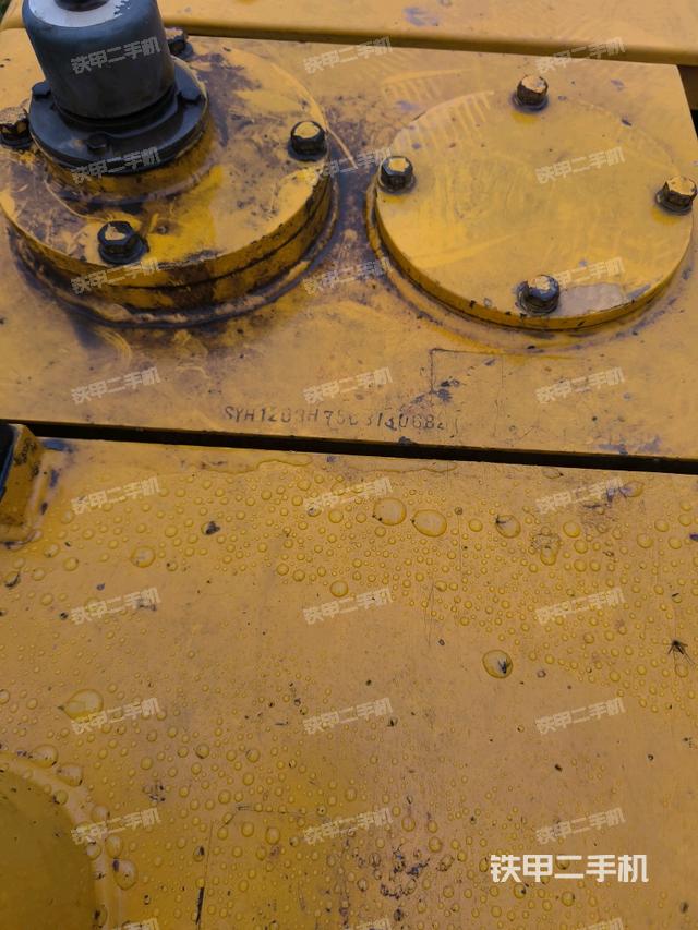 轉(zhuǎn)盤(pán)和下車(chē)架正前(工作和回轉(zhuǎn)裝置) 轉(zhuǎn)盤(pán)和下車(chē)架正前(工作和回轉(zhuǎn)裝置)