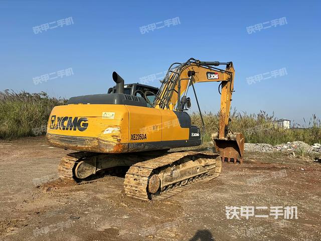 整機(jī)右后45°(整機(jī)外觀) 整機(jī)右后45°(整機(jī)外觀)