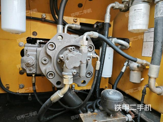 液壓泵斜45?左（大件艙室）