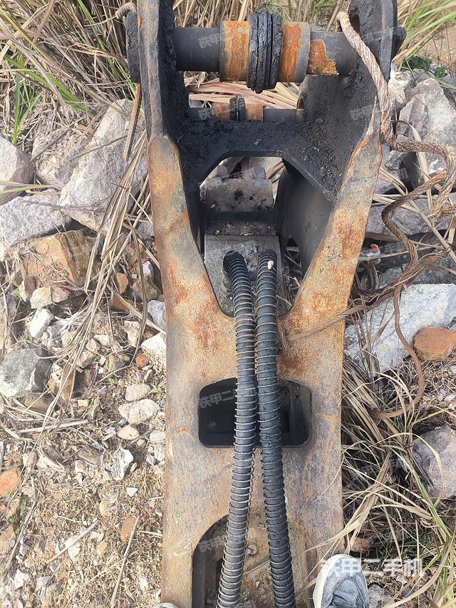 整機(jī)右后45°(設(shè)備外觀及核心部件) 整機(jī)右后45°(設(shè)備外觀及核心部件)