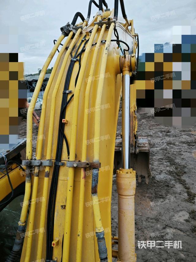 大臂背部俯視（工作和回轉(zhuǎn)裝置）