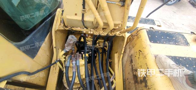 回轉(zhuǎn)馬達(dá)（上車部件）